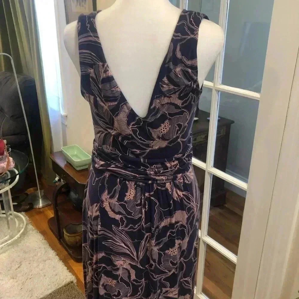 A Pea in the Pod sleeveless maxi dress